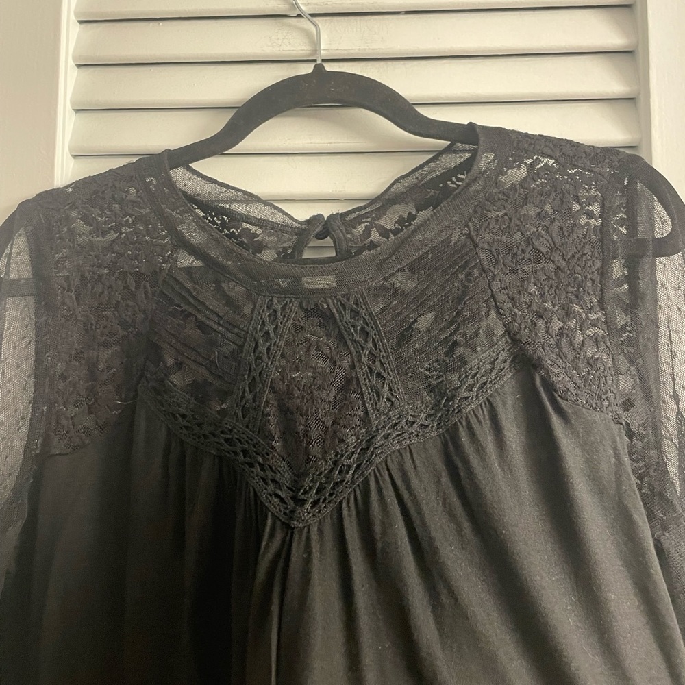 Express Smocked Lace Neckline & 3/4 Sleeves Size Medium, Like New! - Picture 4 of 8